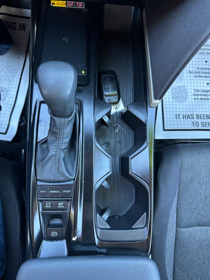 Toyota Camry XLE (Natl) 2025