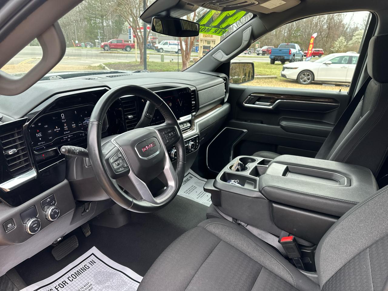 GMC Sierra 1500 2WD Crew Cab 147" SLE 2024