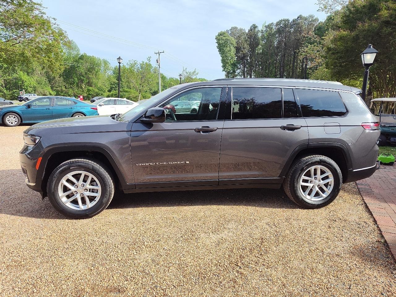 Jeep Grand Cherokee L Laredo 4x2 2023