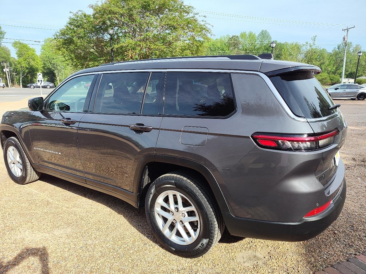 Jeep Grand Cherokee L Laredo 4x2 2023