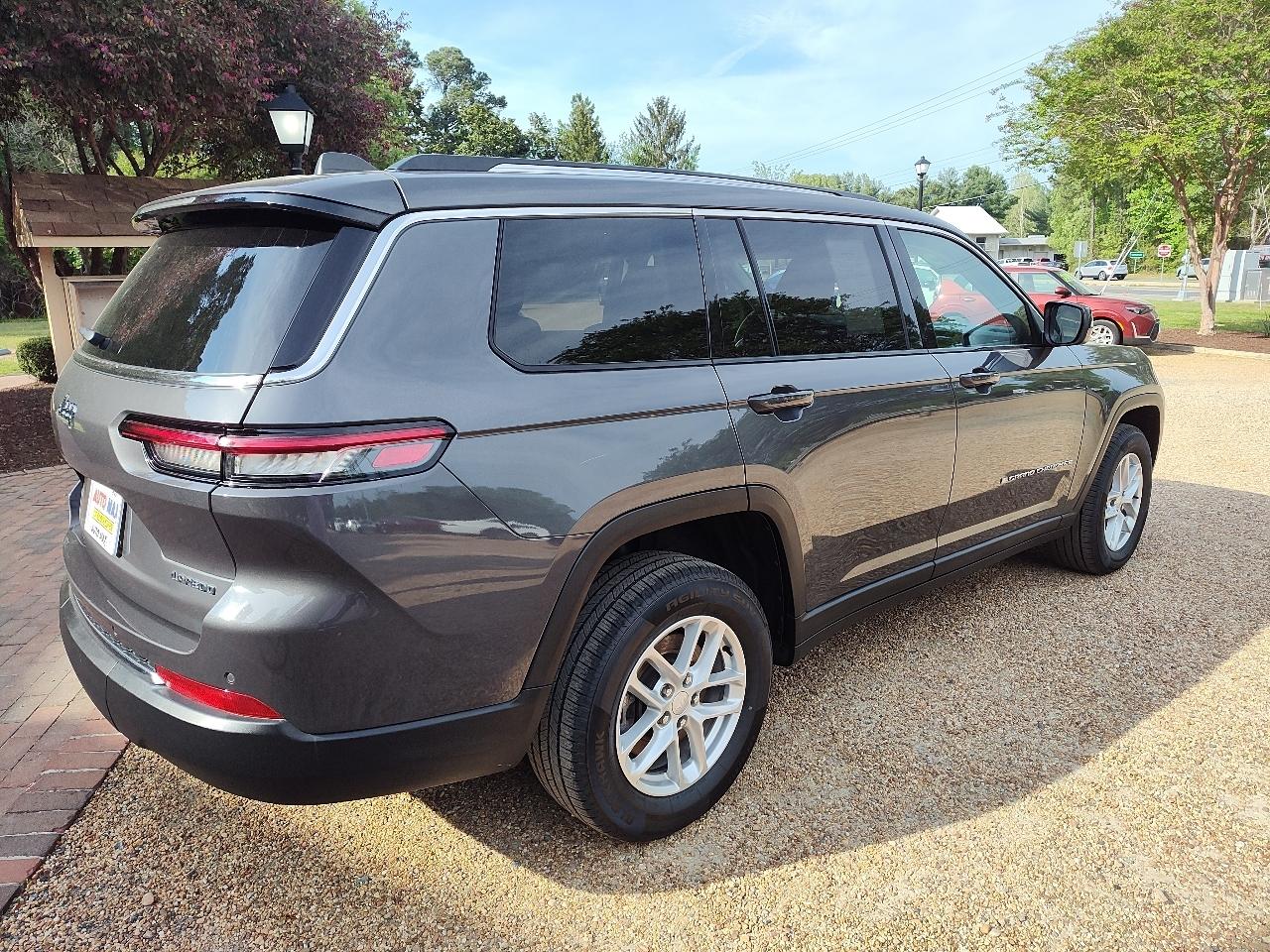 Jeep Grand Cherokee L Laredo 4x2 2023