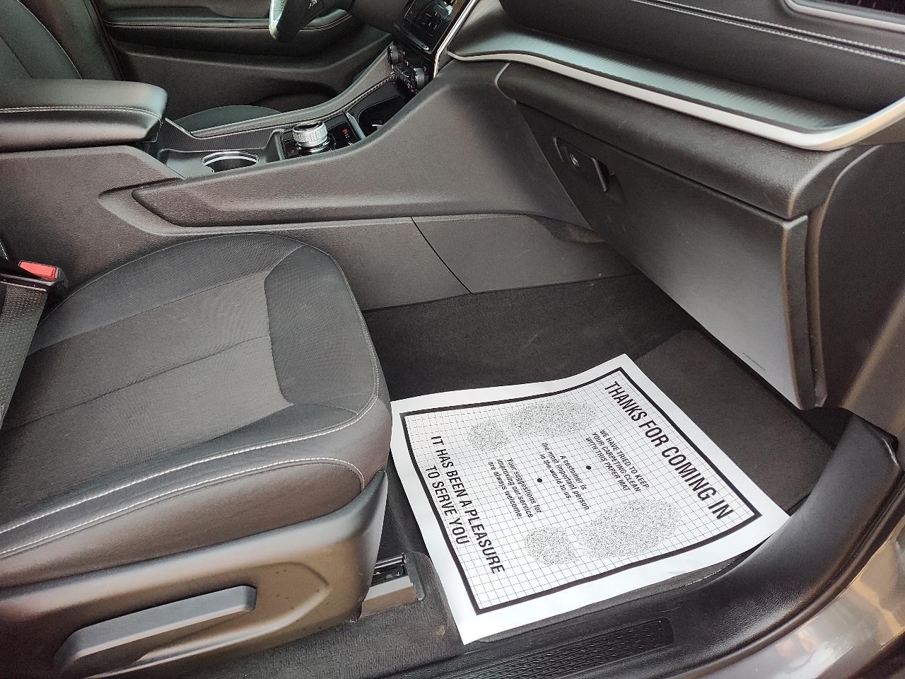 Jeep Grand Cherokee L Laredo 4x2 2023