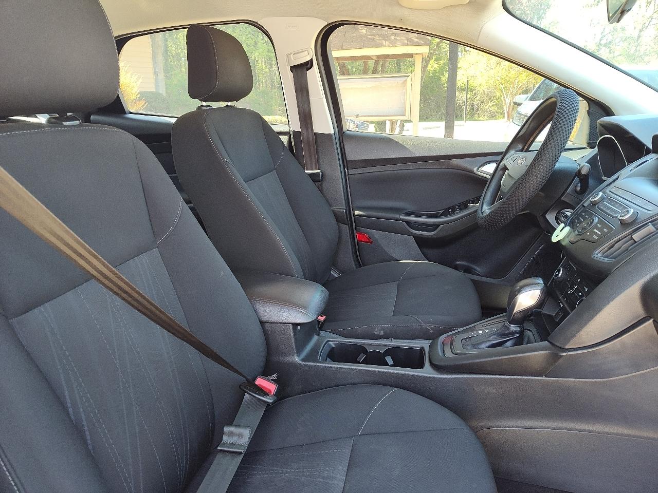 Ford Focus SE Sedan 2018