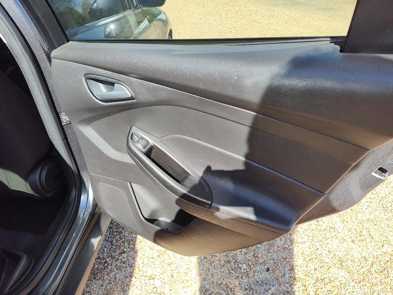 Ford Focus SE Sedan 2018