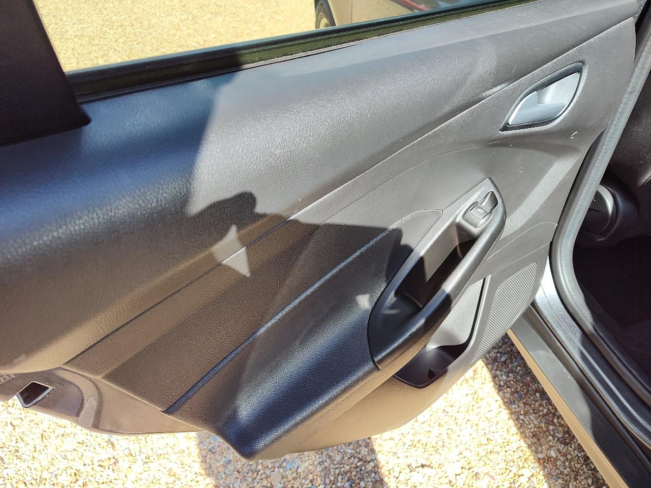 Ford Focus SE Sedan 2018