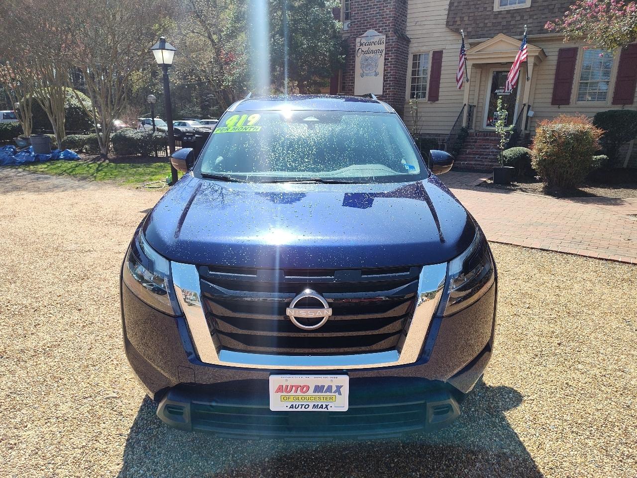 Nissan Pathfinder SV 2WD 2024