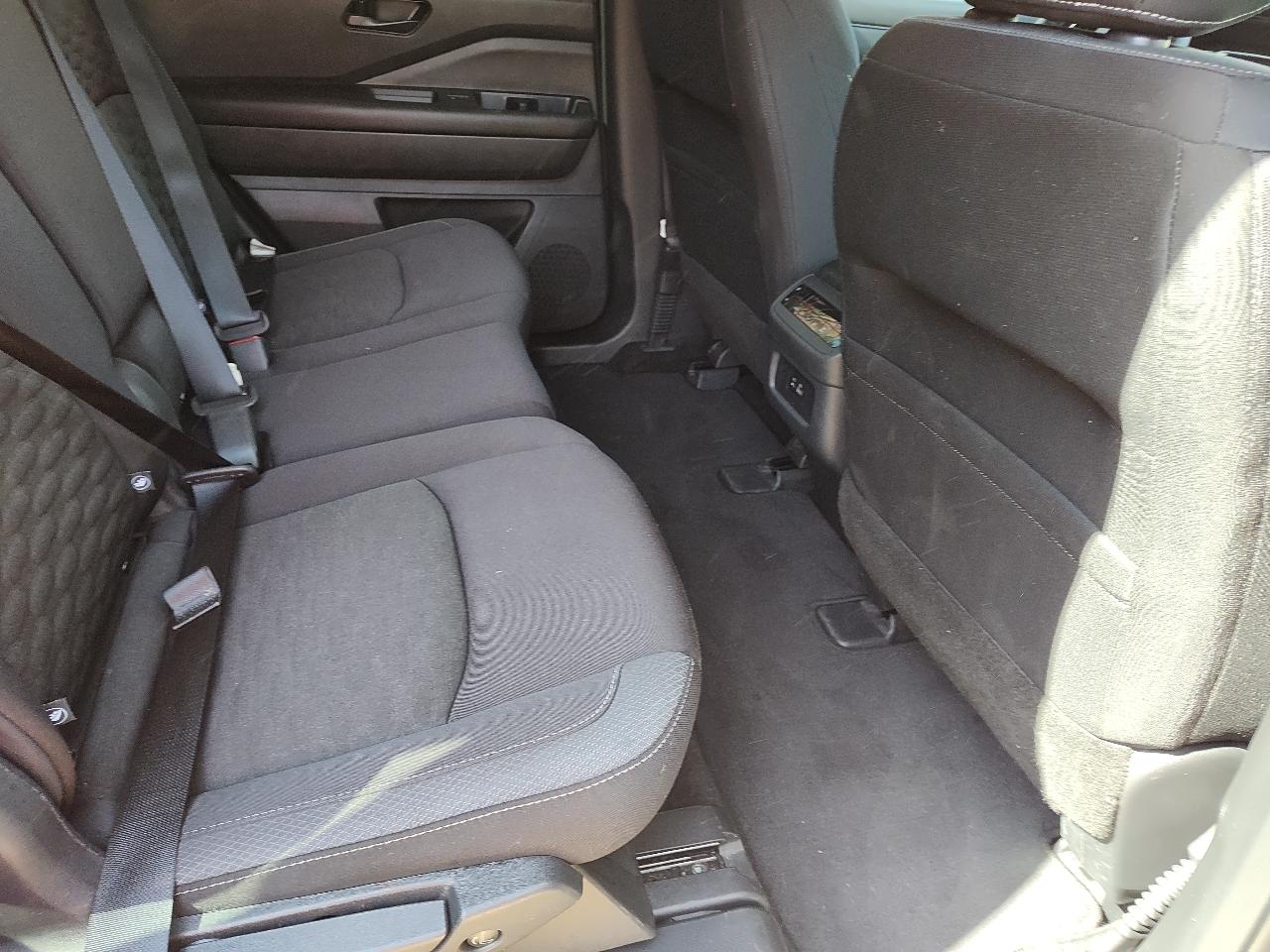 Nissan Pathfinder SV 2WD 2024