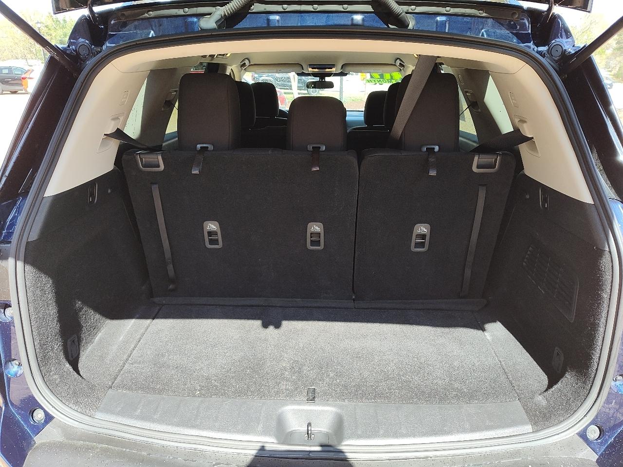 Nissan Pathfinder SV 2WD 2024