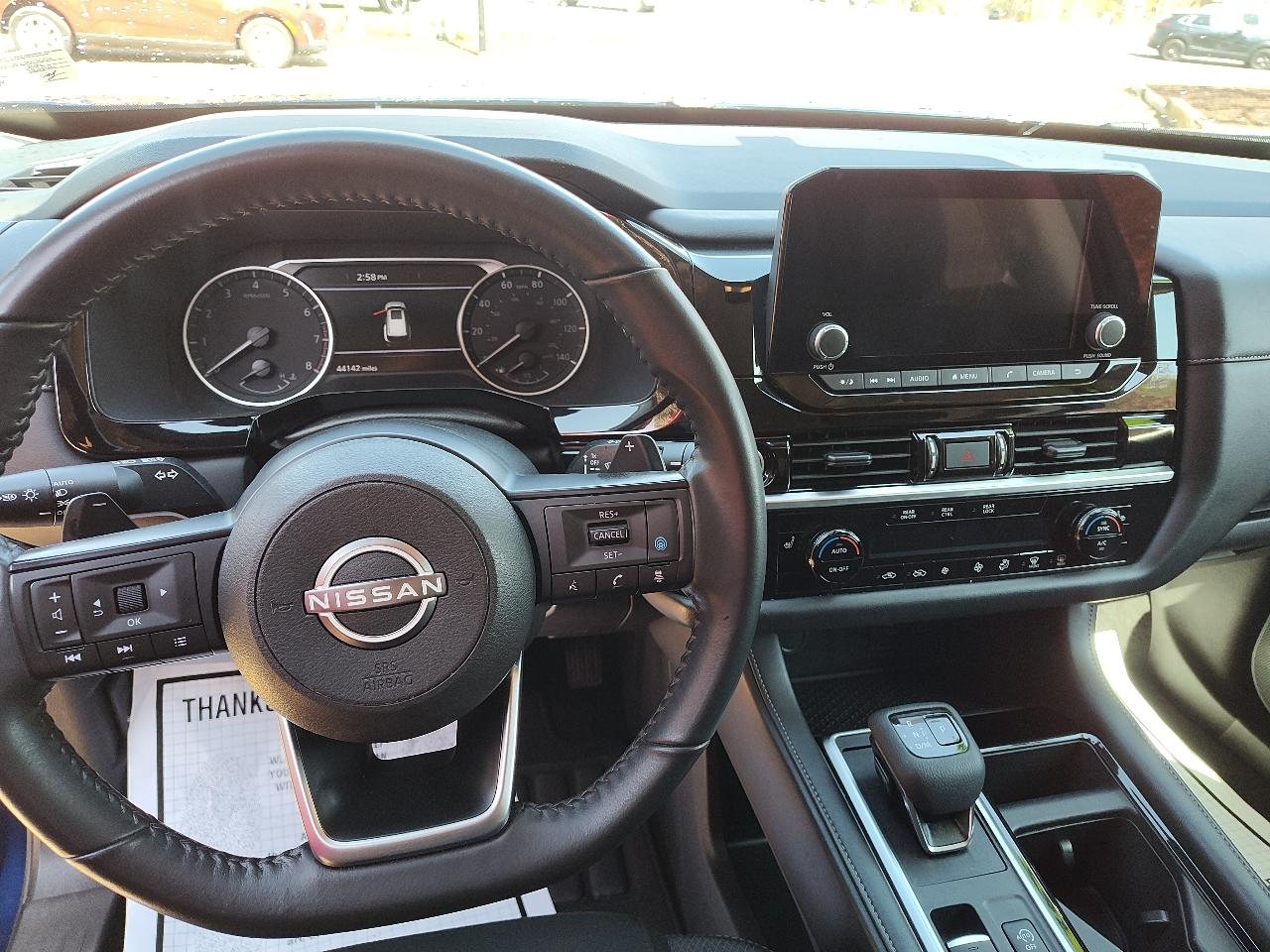 Nissan Pathfinder SV 2WD 2024