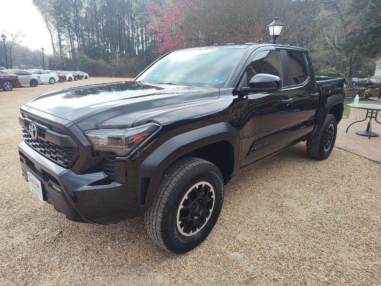 Toyota Tacoma 4WD SR5 Double Cab 5' Bed AT (Natl) 2024