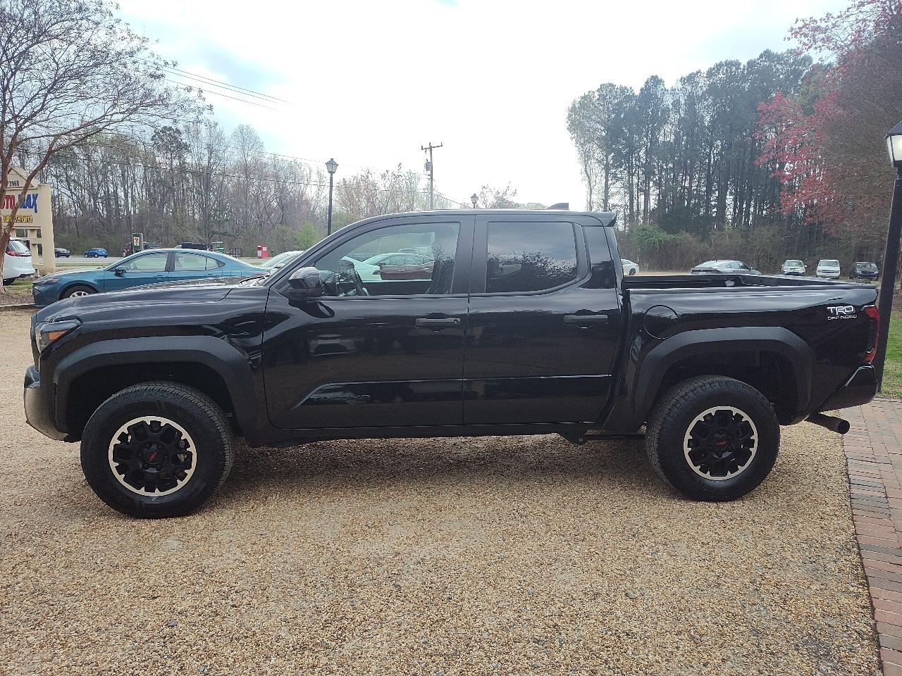 Toyota Tacoma 4WD SR5 Double Cab 5' Bed AT (Natl) 2024