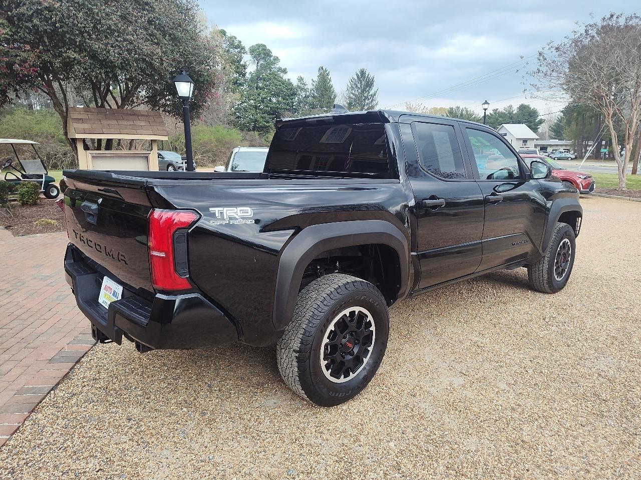 Toyota Tacoma 4WD SR5 Double Cab 5' Bed AT (Natl) 2024