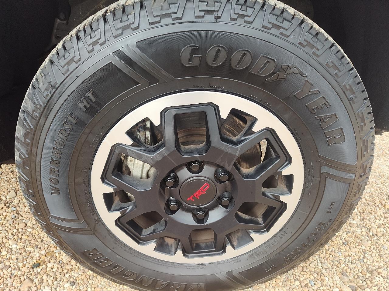 Toyota Tacoma 4WD SR5 Double Cab 5' Bed AT (Natl) 2024