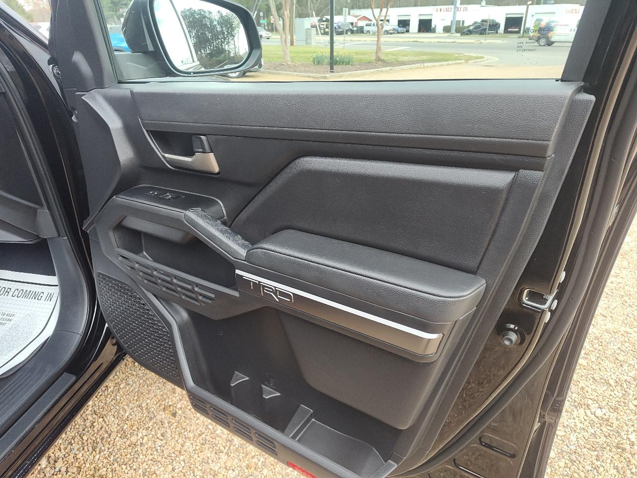 Toyota Tacoma 4WD SR5 Double Cab 5' Bed AT (Natl) 2024