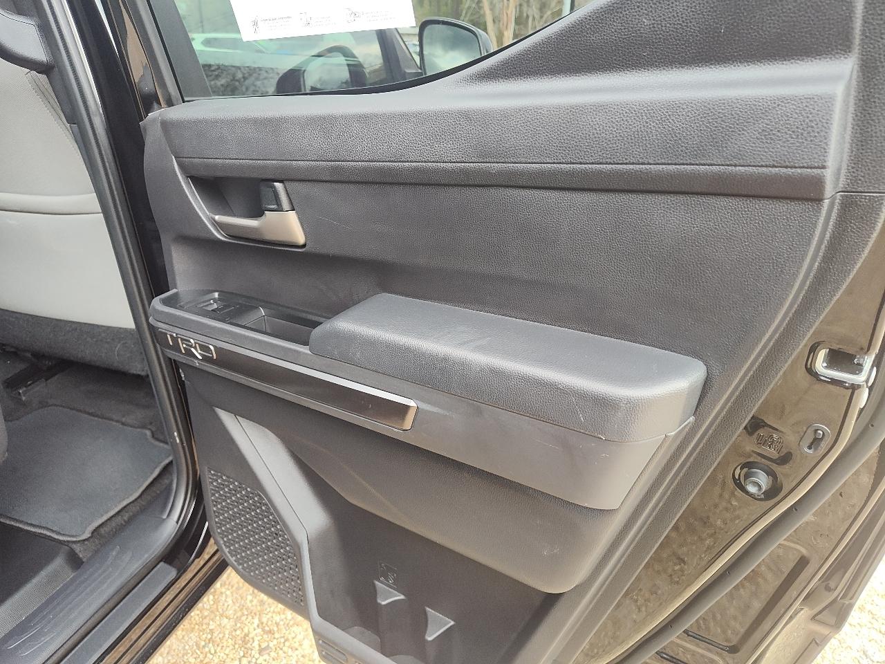 Toyota Tacoma 4WD SR5 Double Cab 5' Bed AT (Natl) 2024