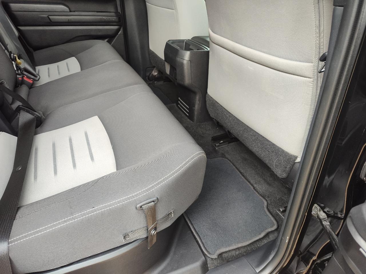 Toyota Tacoma 4WD SR5 Double Cab 5' Bed AT (Natl) 2024