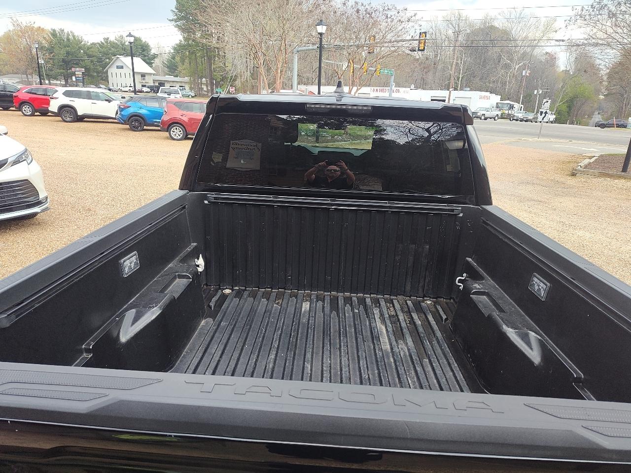 Toyota Tacoma 4WD SR5 Double Cab 5' Bed AT (Natl) 2024