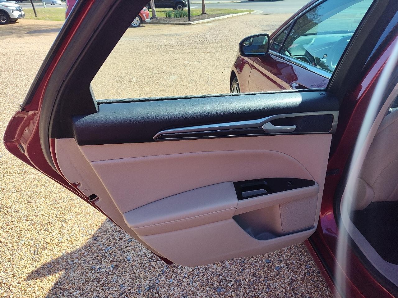 Ford Fusion SE FWD 2018