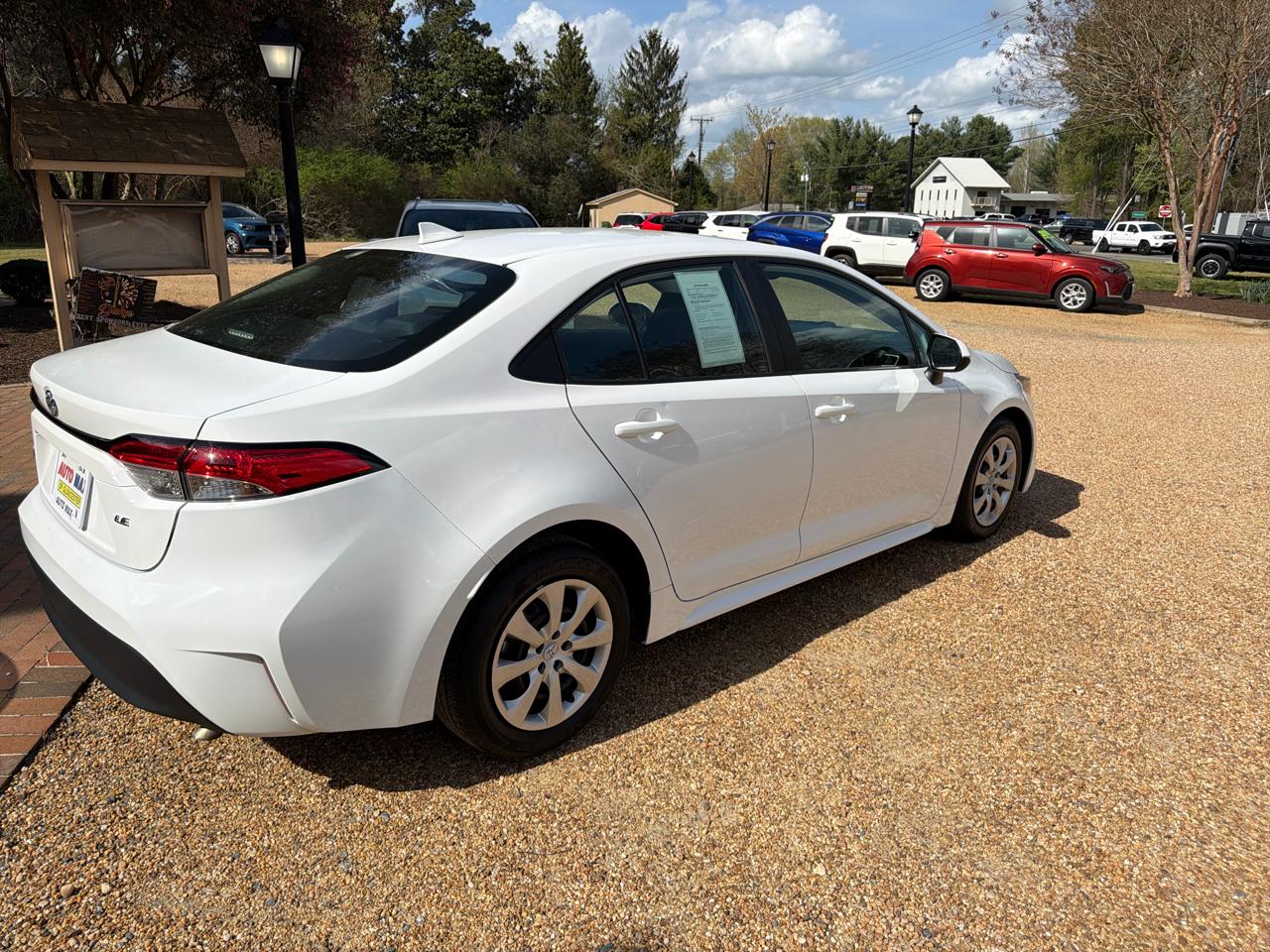 Toyota Corolla LE CVT (Natl) 2024