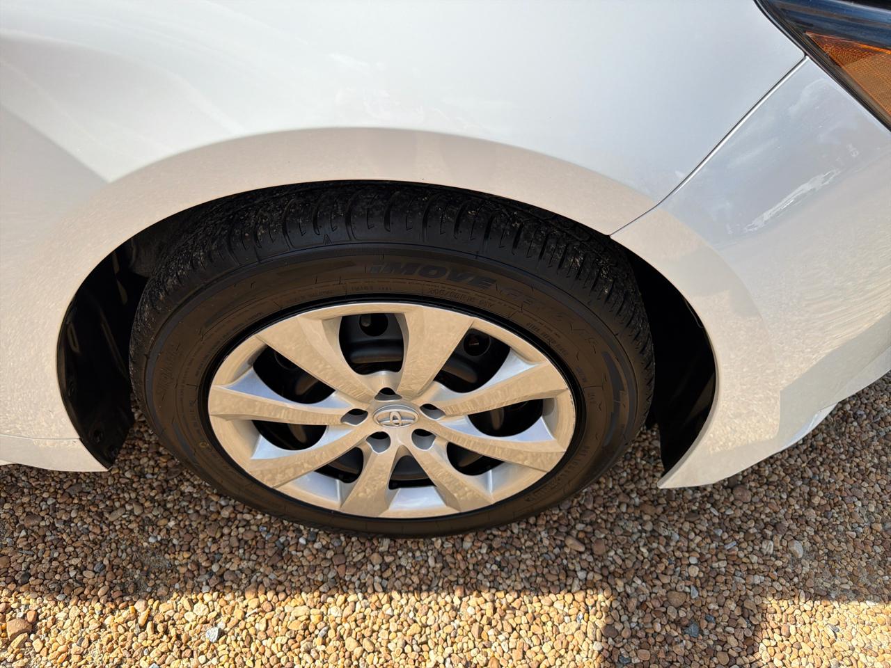 Toyota Corolla LE CVT (Natl) 2024