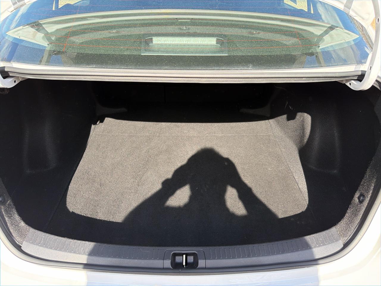 Toyota Corolla LE CVT (Natl) 2024