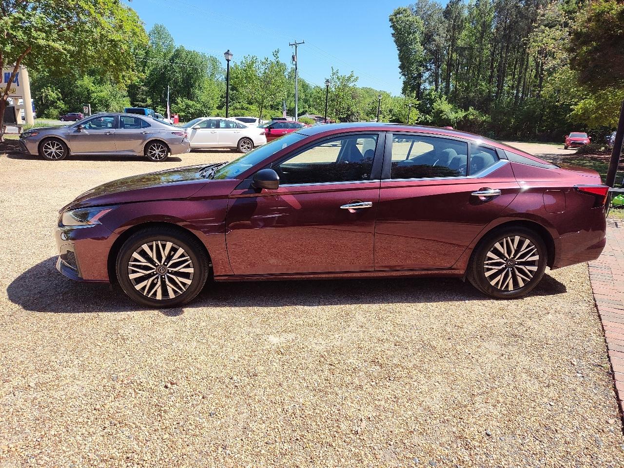 Nissan Altima 2.5 SV Sedan 2024