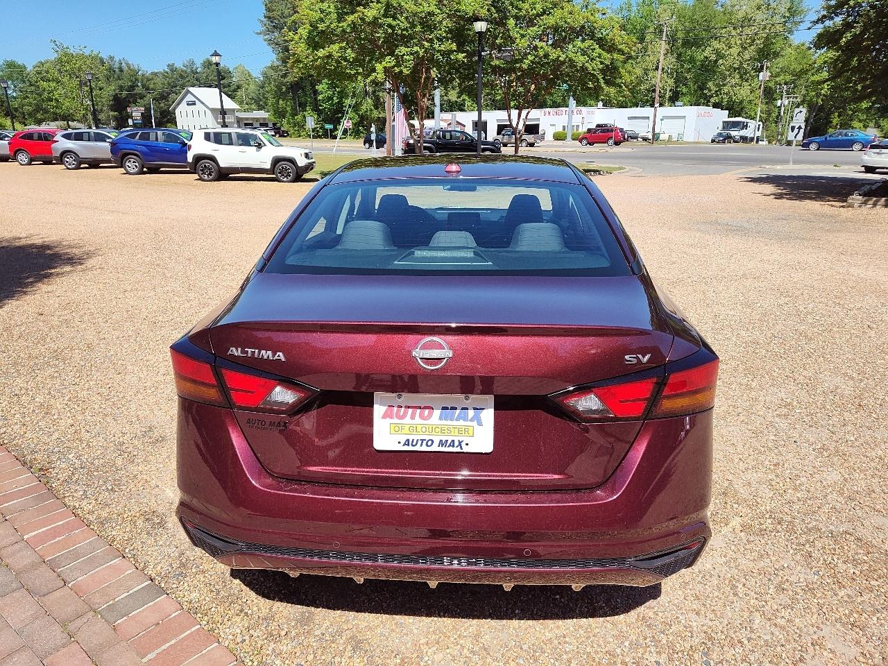 Nissan Altima 2.5 SV Sedan 2024