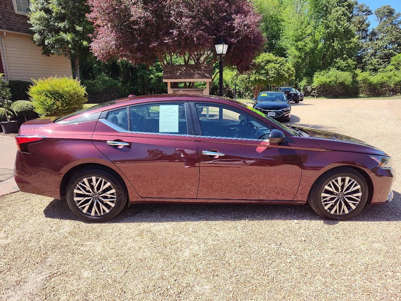 Nissan Altima 2.5 SV Sedan 2024