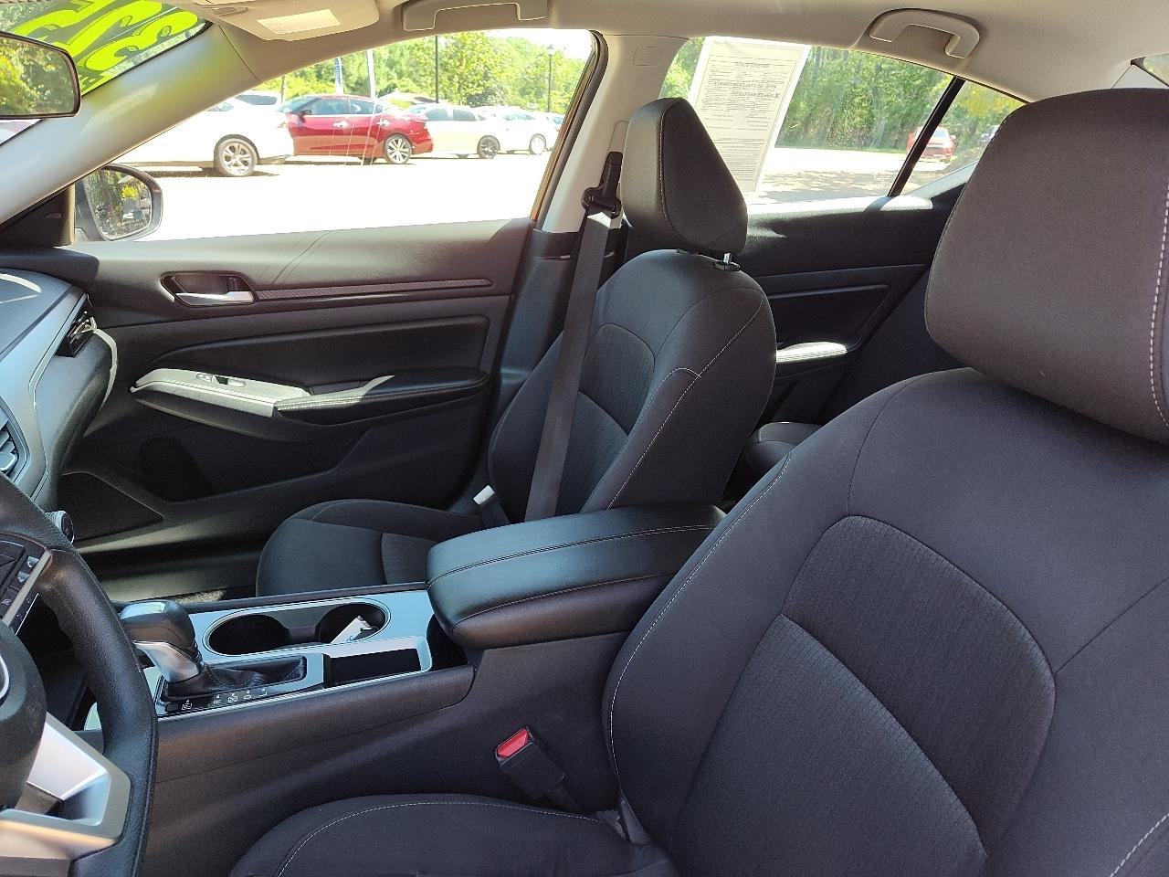 Nissan Altima 2.5 SV Sedan 2024