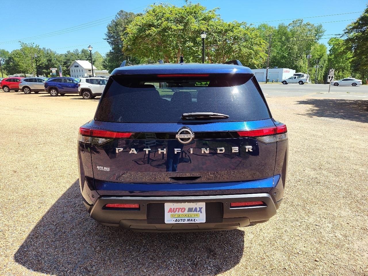 Nissan Pathfinder SV 2WD 2025