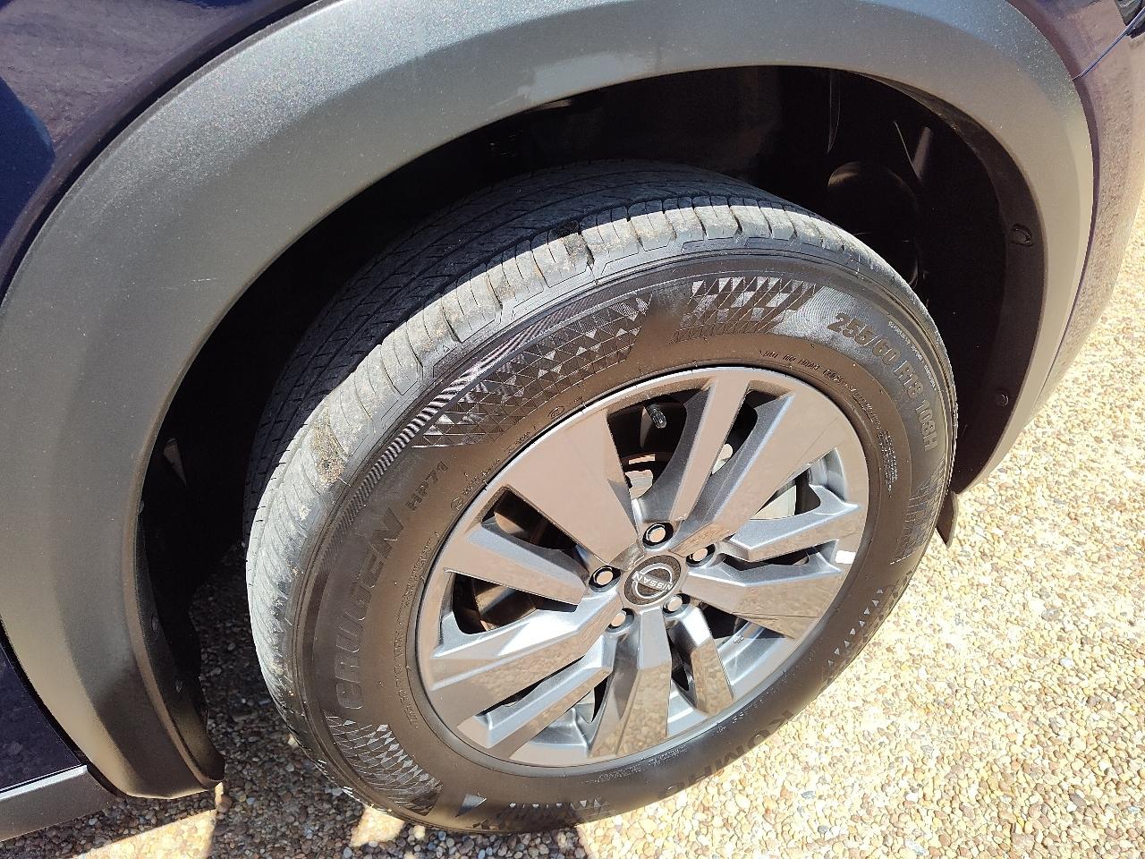 Nissan Pathfinder SV 2WD 2025