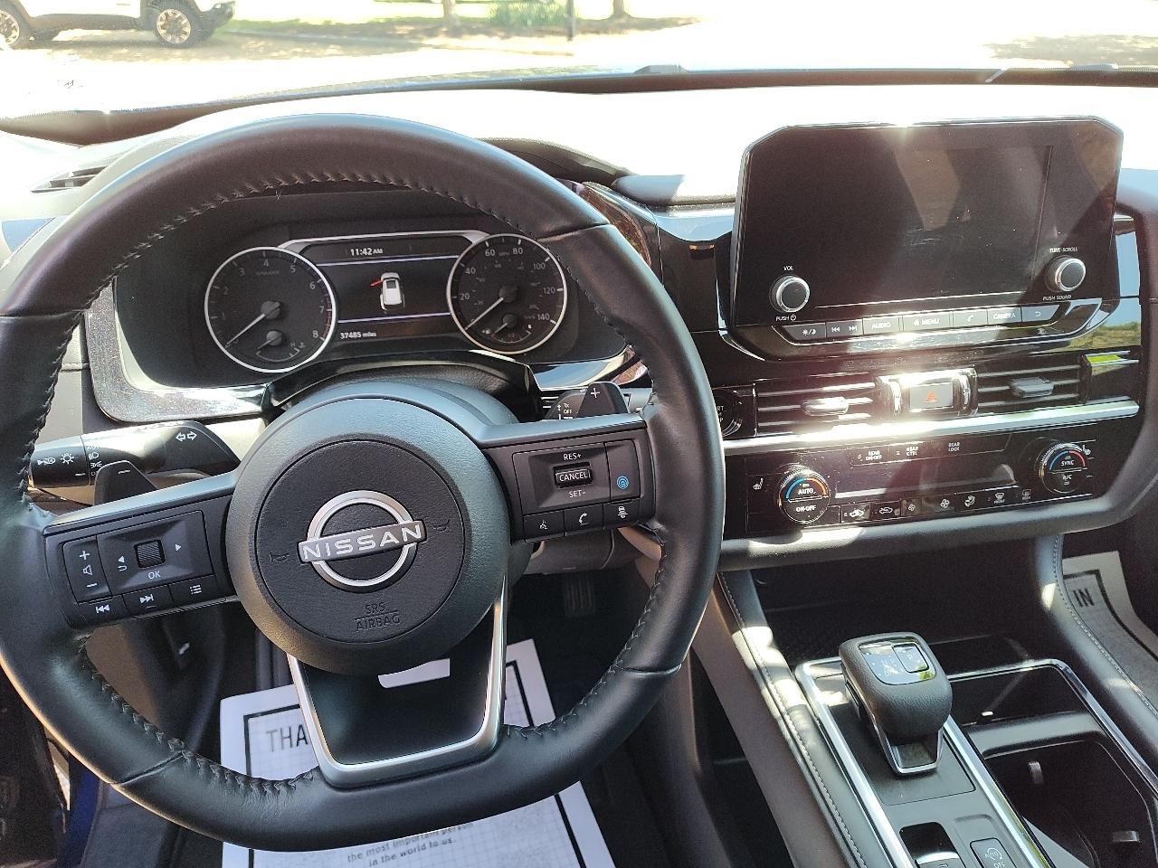 Nissan Pathfinder SV 2WD 2025