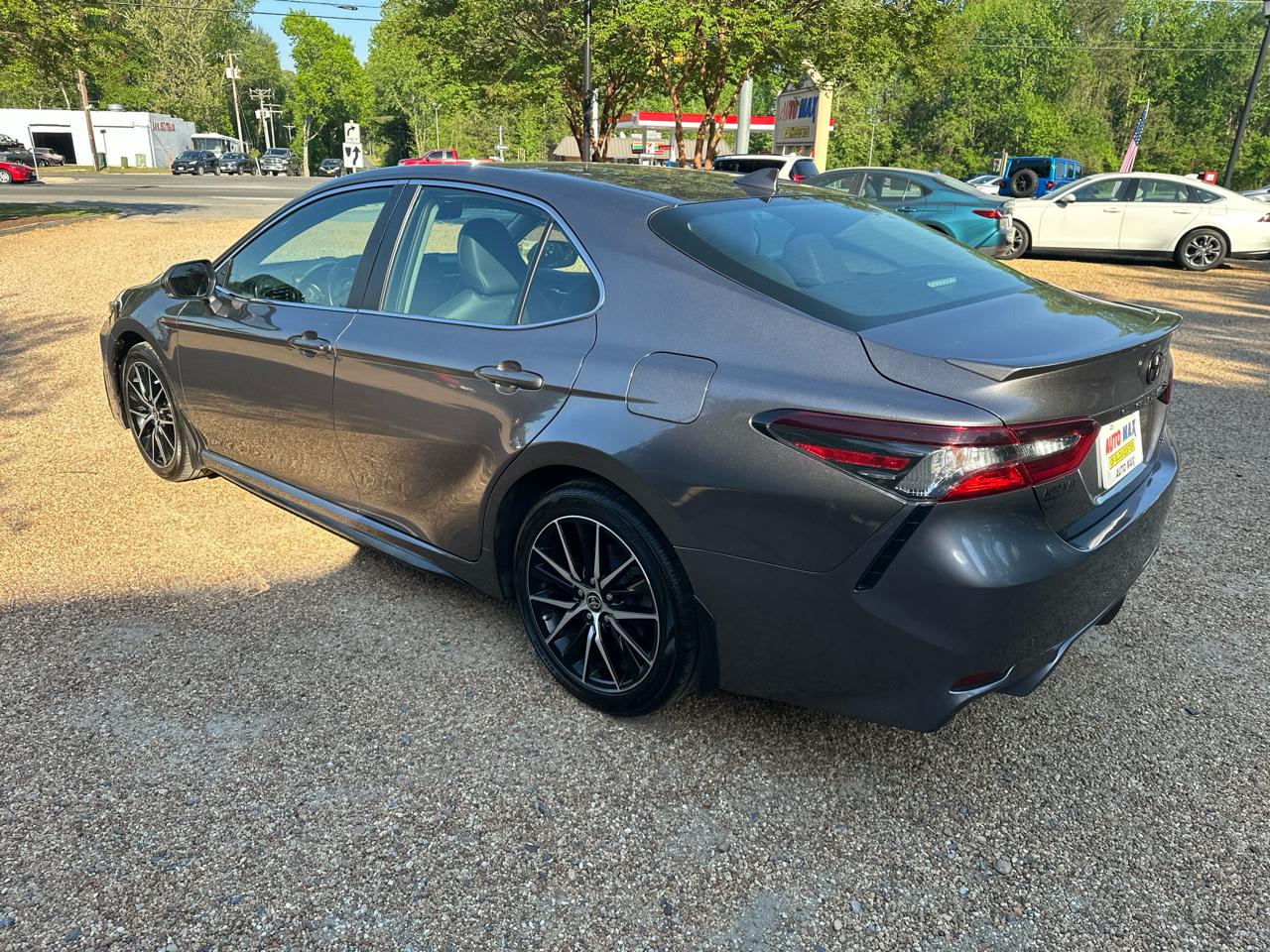 Toyota Camry SE Auto (Natl) 2024