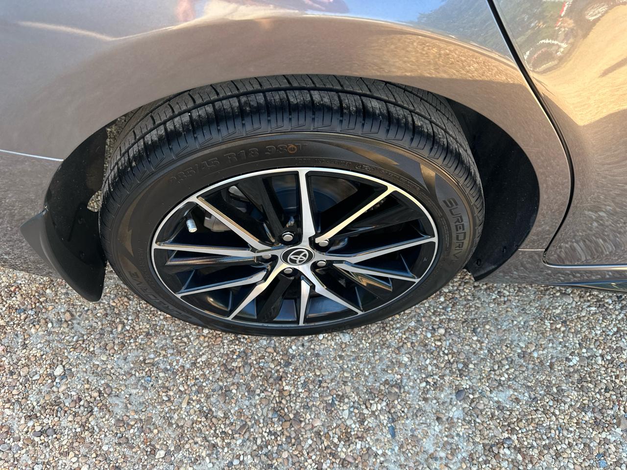 Toyota Camry SE Auto (Natl) 2024