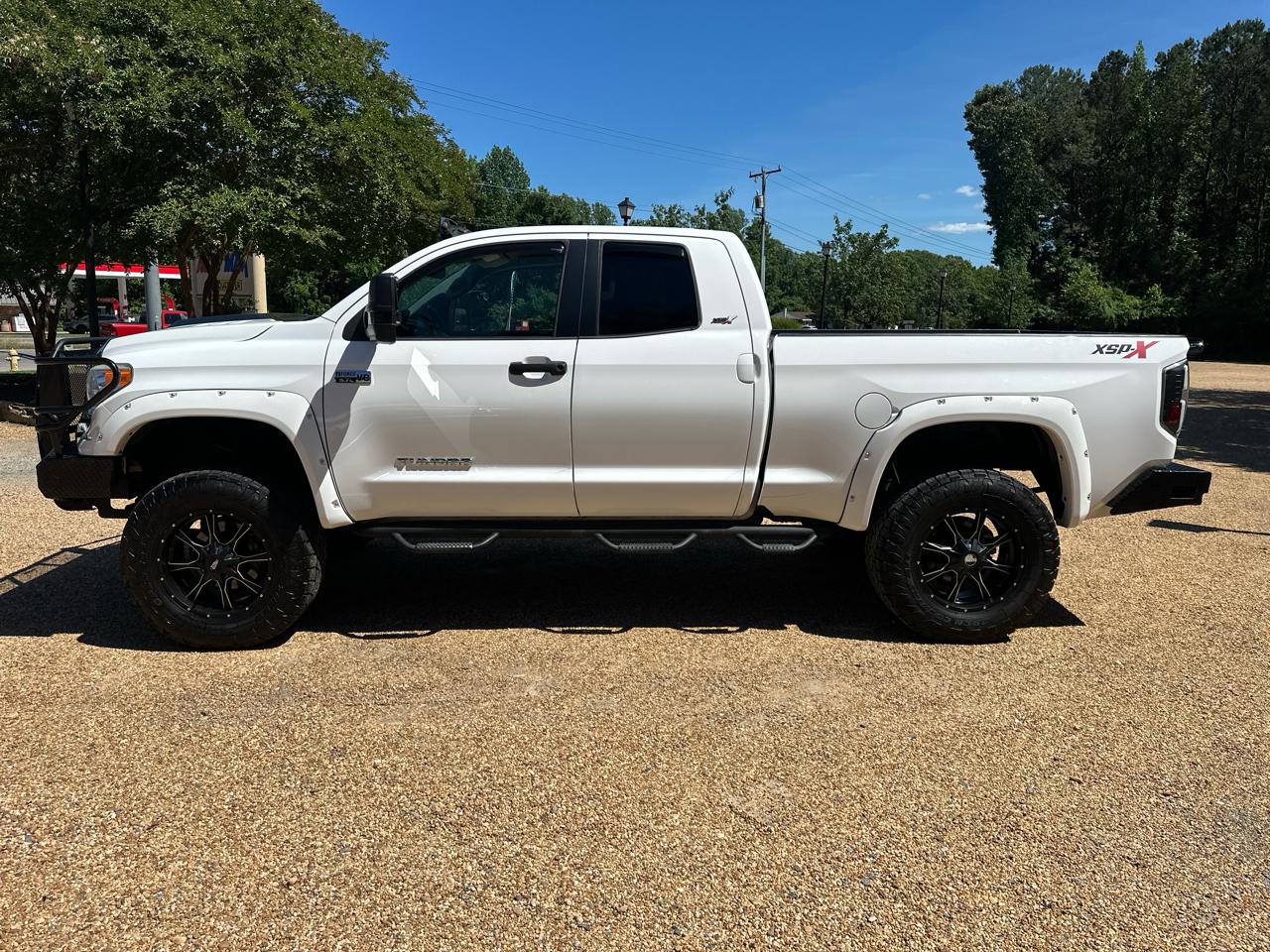 Toyota Tundra 4WD Truck Double Cab 5.7L FFV V8 6-Spd AT SR (Natl) 2015