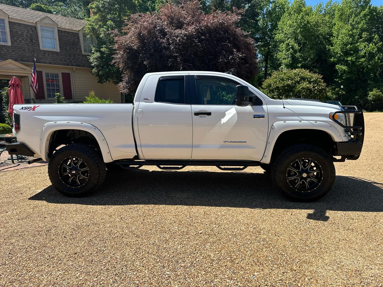 Toyota Tundra 4WD Truck Double Cab 5.7L FFV V8 6-Spd AT SR (Natl) 2015