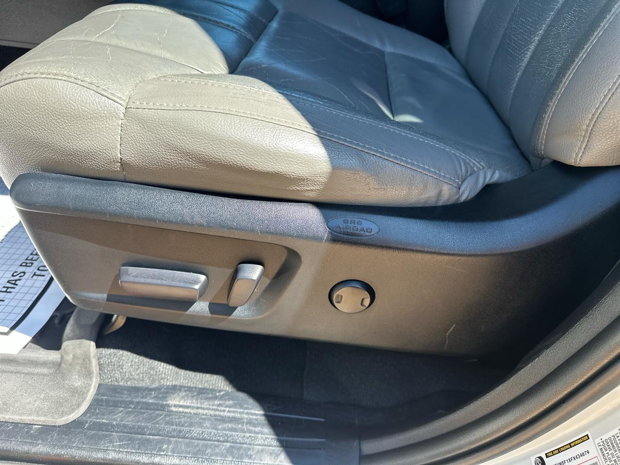 Toyota Tundra 4WD Truck Double Cab 5.7L FFV V8 6-Spd AT SR (Natl) 2015