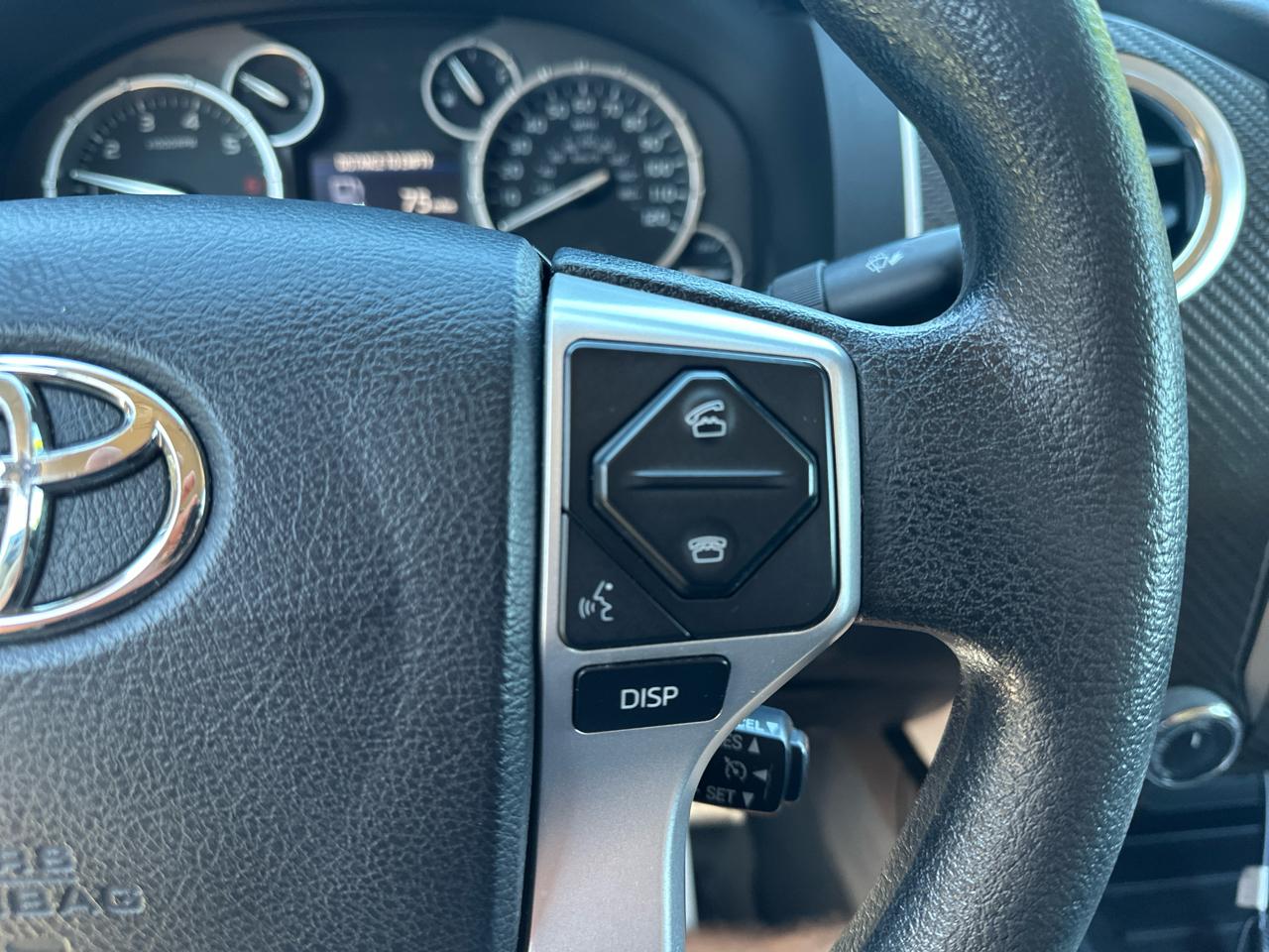 Toyota Tundra 4WD Truck Double Cab 5.7L FFV V8 6-Spd AT SR (Natl) 2015