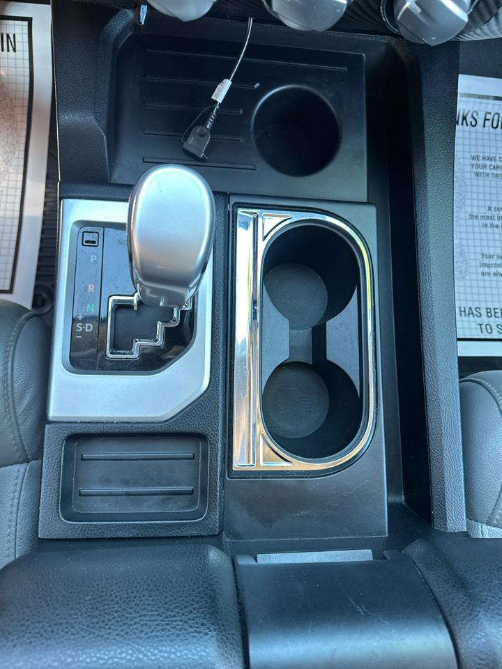 Toyota Tundra 4WD Truck Double Cab 5.7L FFV V8 6-Spd AT SR (Natl) 2015