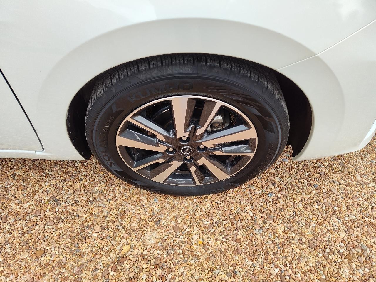 Nissan Versa SV CVT 2024