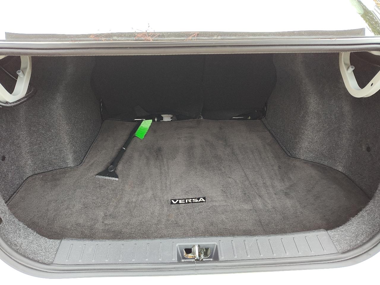Nissan Versa SV CVT 2024