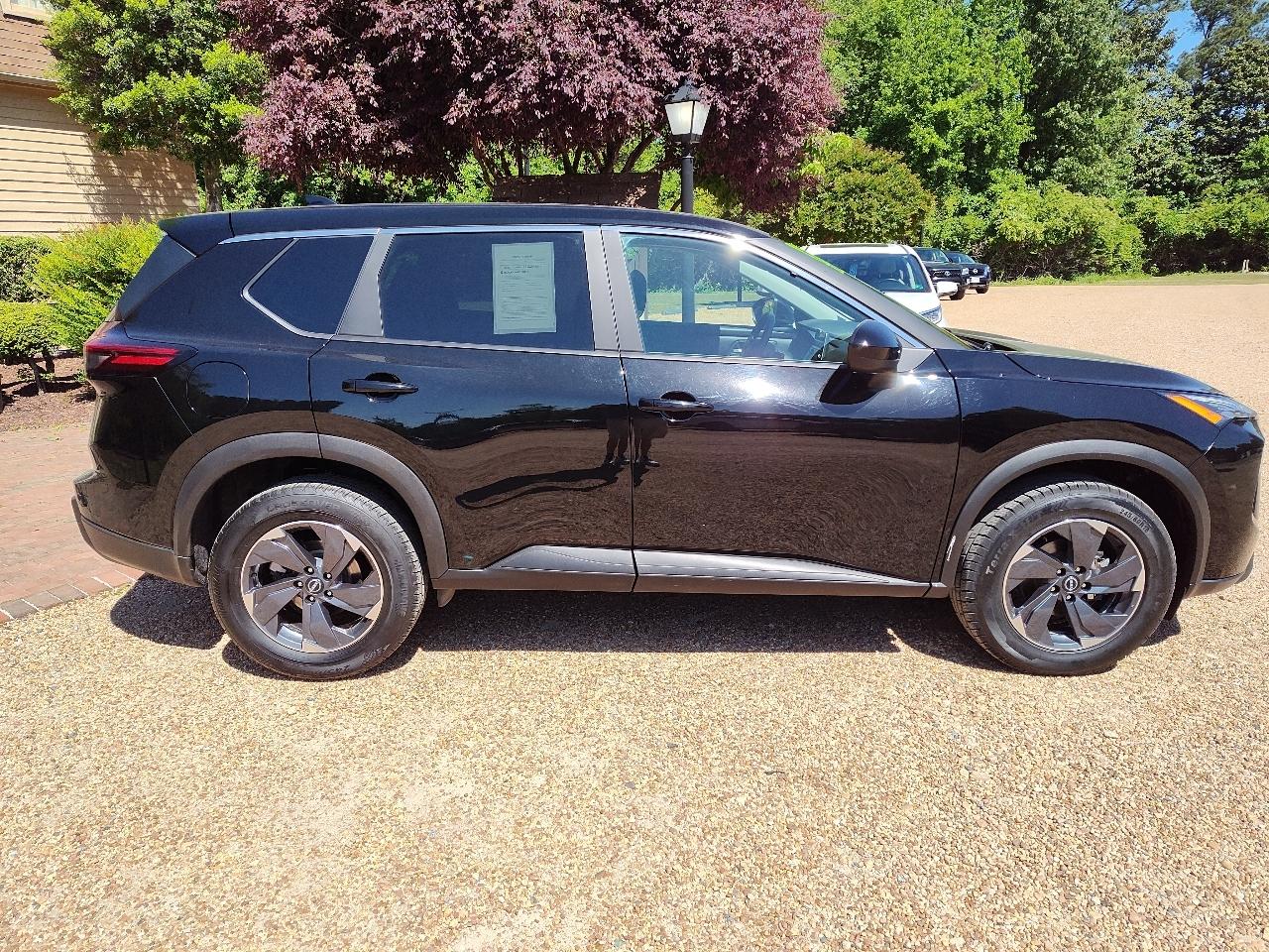 Nissan Rogue FWD SV 2024