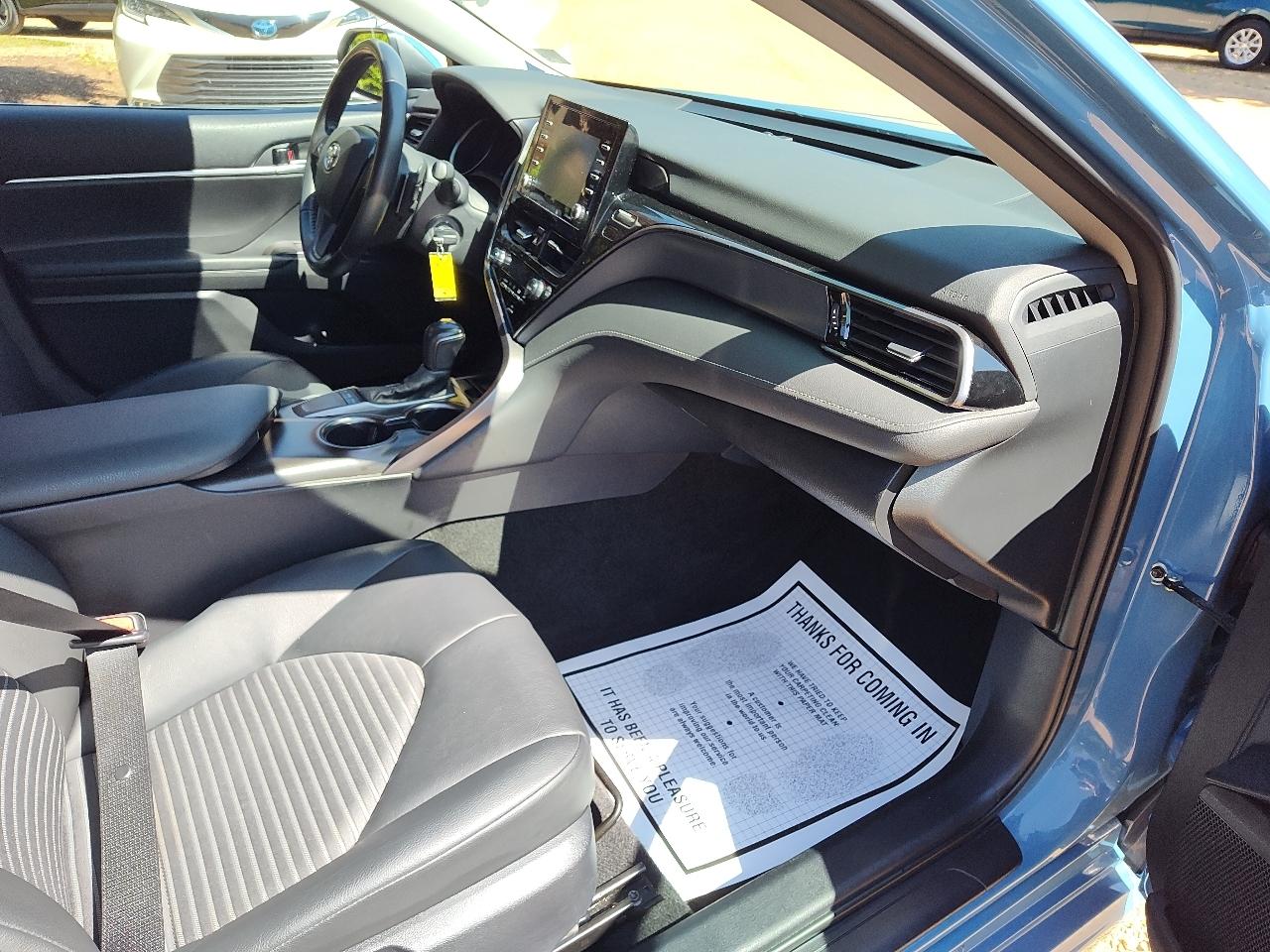 Toyota Camry SE Auto (Natl) 2024