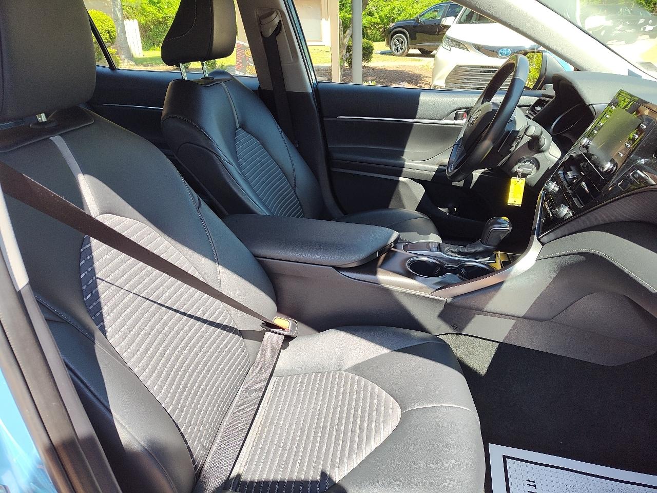 Toyota Camry SE Auto (Natl) 2024