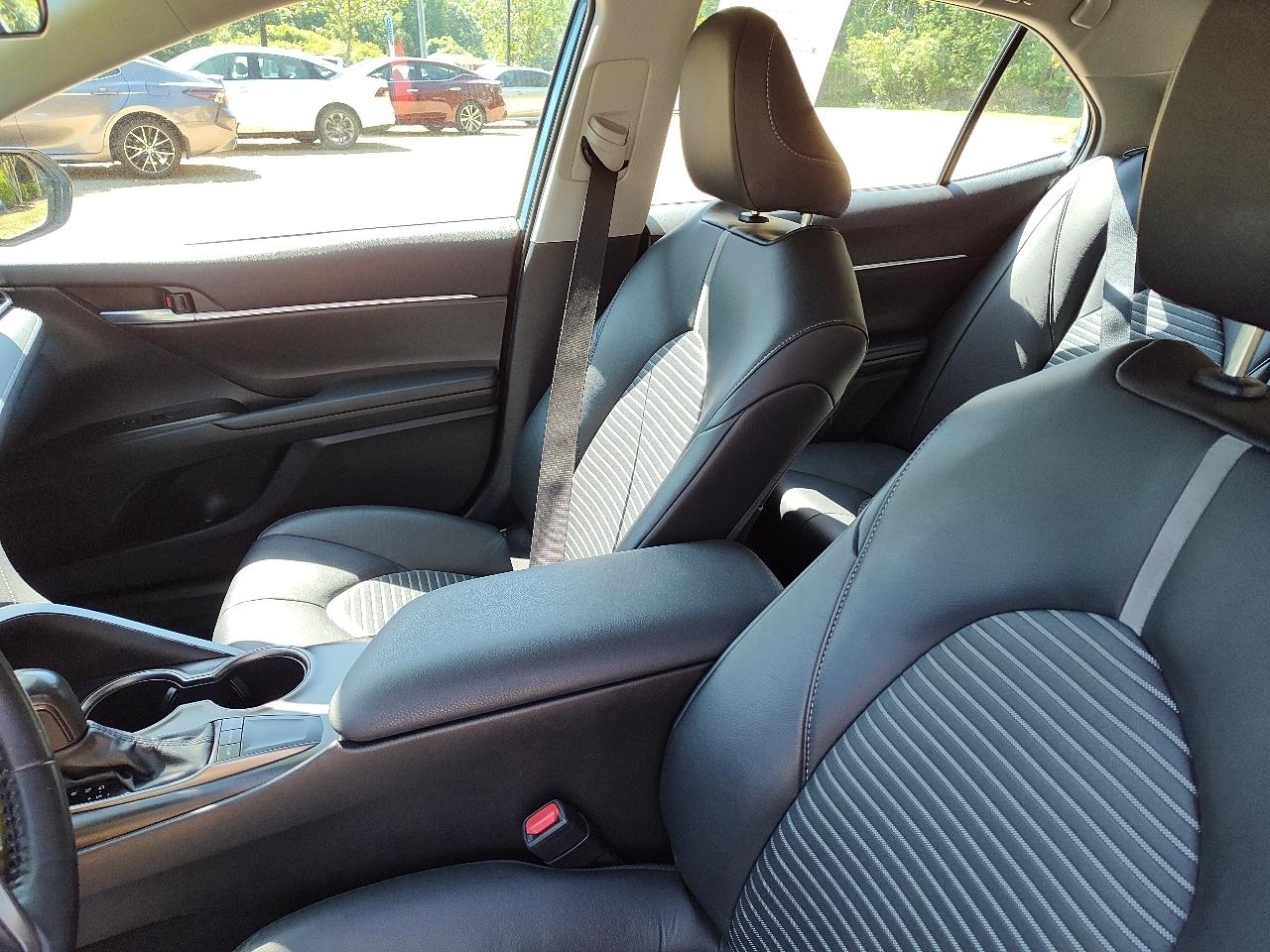 Toyota Camry SE Auto (Natl) 2024