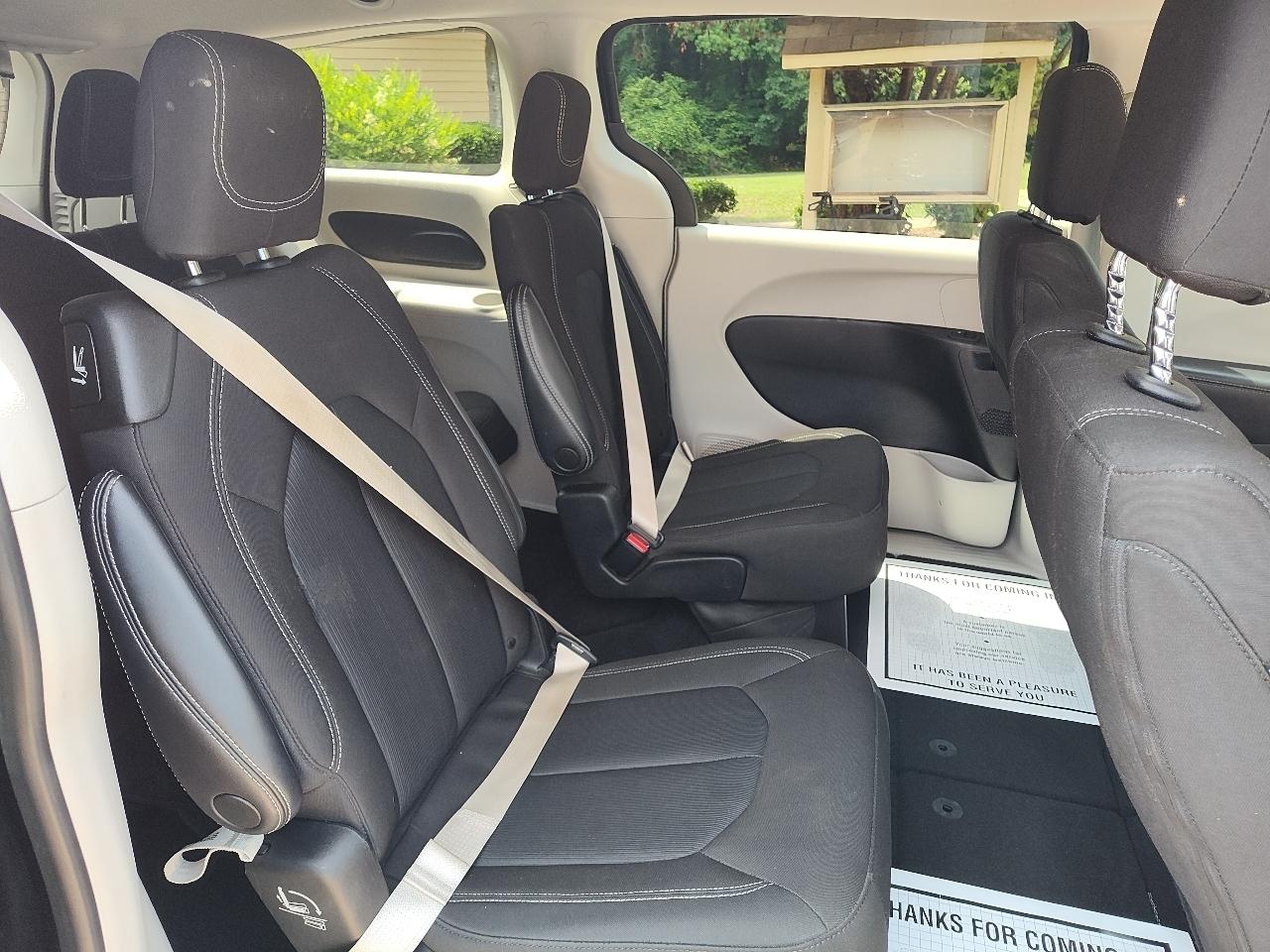 Chrysler Voyager LX FWD 2023