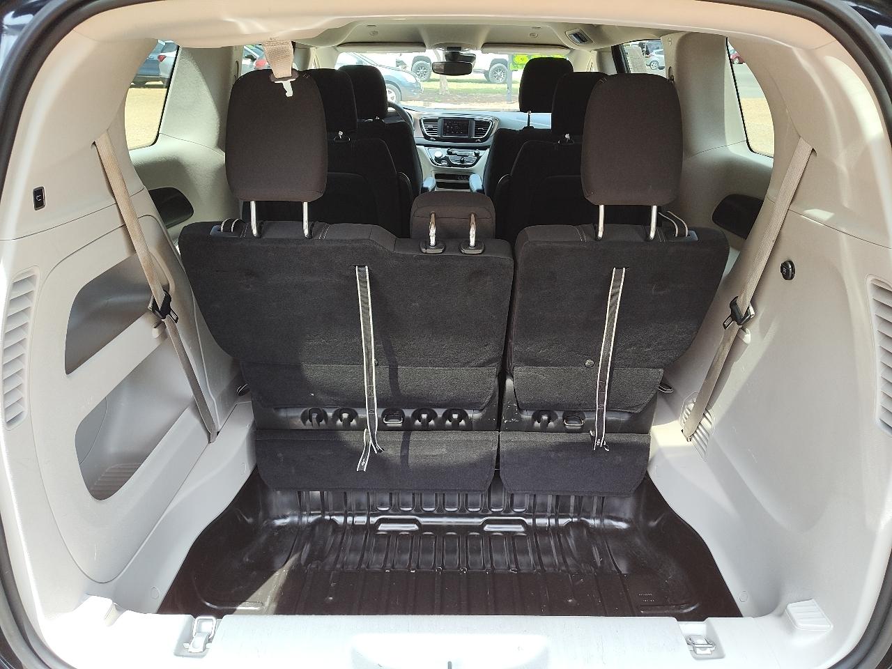 Chrysler Voyager LX FWD 2023