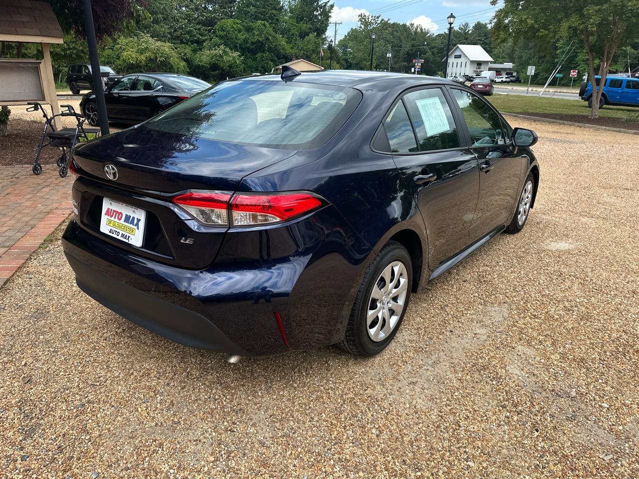 Toyota Corolla LE CVT (Natl) 2024