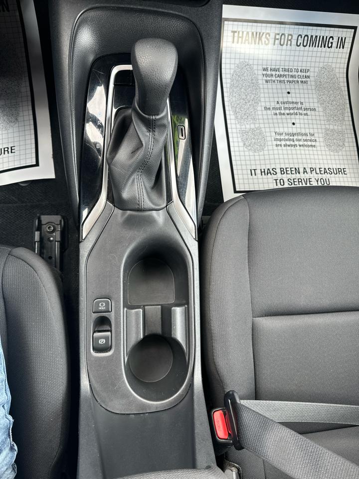 Toyota Corolla LE CVT (Natl) 2024