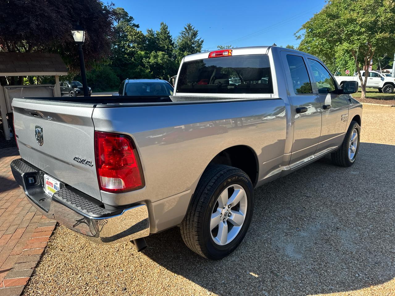 RAM 1500 Classic SLT 4x4 Quad Cab 6'4" Box 2024